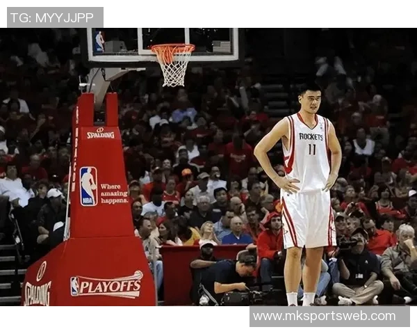 姚明谈篮球场内外的差异:透明竞技与复杂人生的对比分析