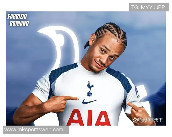 热刺球迷对球队推出的高价围巾表示强烈不满引发热议 热刺球迷对球队推出的高价围巾表示强烈不满引发热议