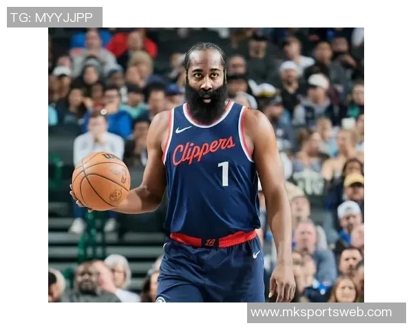 哈登小卡第三节体力透支哈登上半场主动请求休息引关注