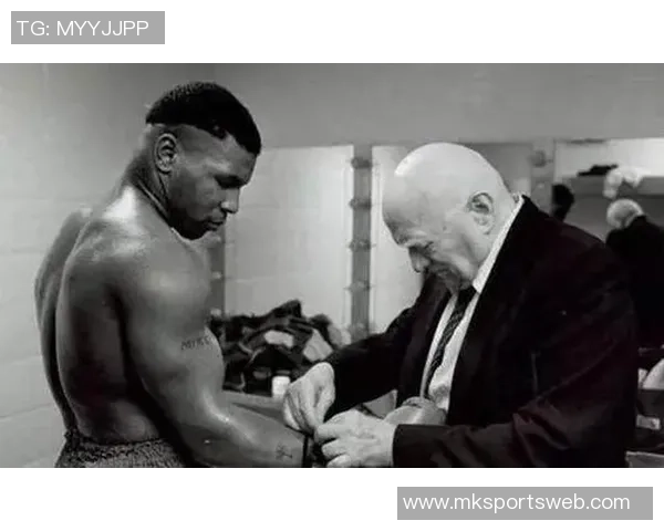 泰森强调球队天赋出众但需团队合作才能争夺总冠军