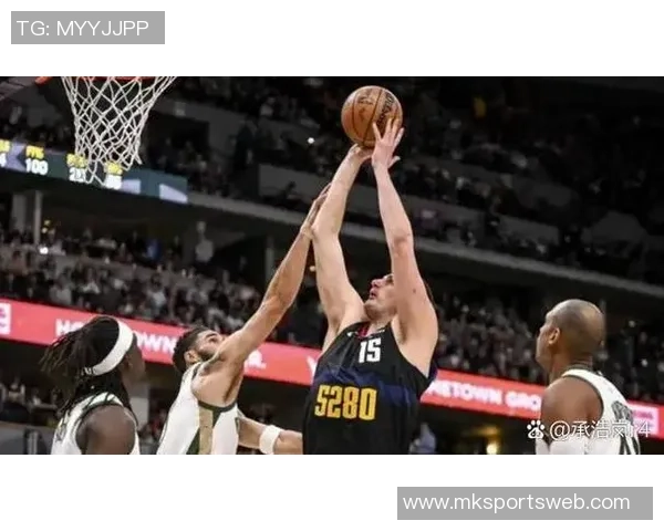 约基奇轻松砍下三双数据8次出手贡献14分14板15助3断表现抢眼