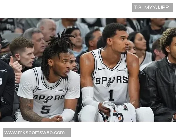 名记称哈珀与卡斯尔为马刺非卖品他们将与文班携手打造新辉煌