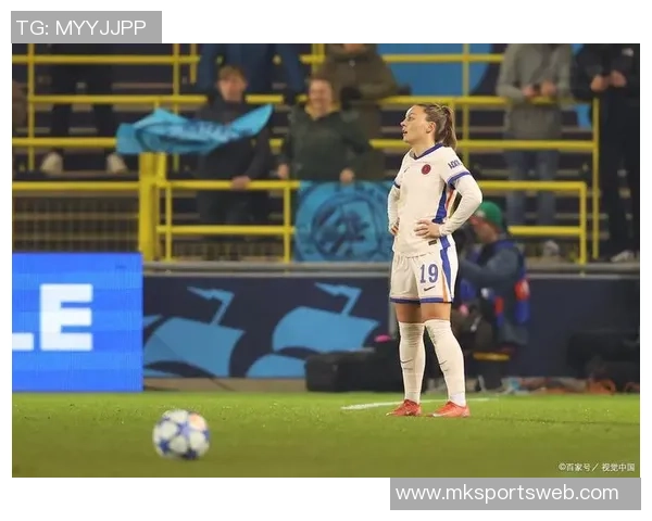 女足欧冠切尔西对巴萨比赛因停电中断VAR直播信号全失引发关注