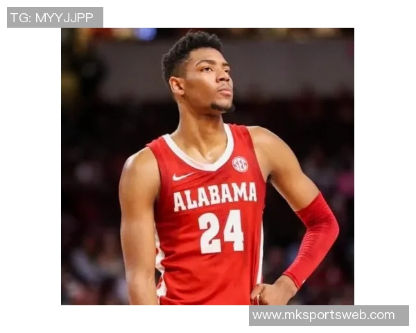 布兰登米勒欣喜黄蜂全队表现出色赛场展现团队合作精神与实力 布兰登米勒欣喜黄蜂全队表现出色赛场展现团队合作精神与实力