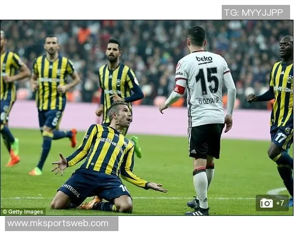 贝西克塔斯宣布租借维拉后卫厄兹詹并附带选择性买断条款